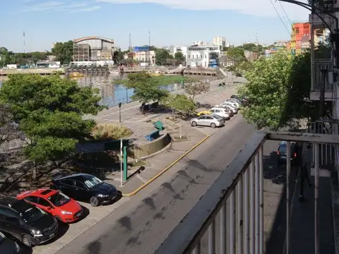 Av Pedro de Mendoza 1727200, Piso 0