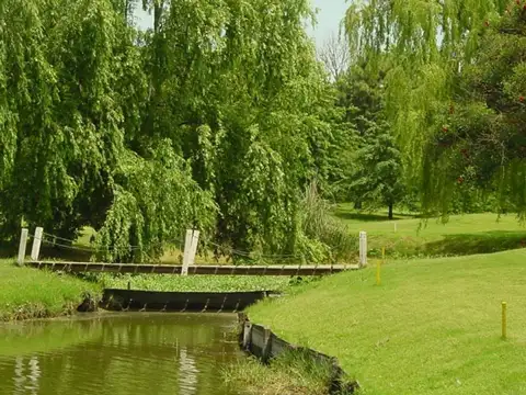 LOTE en Highland Park CC. de 1654m2 super luminosos
