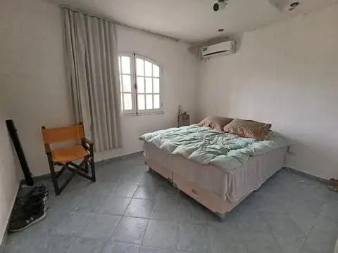 Venta de casa con departamento Arguello Córdoba