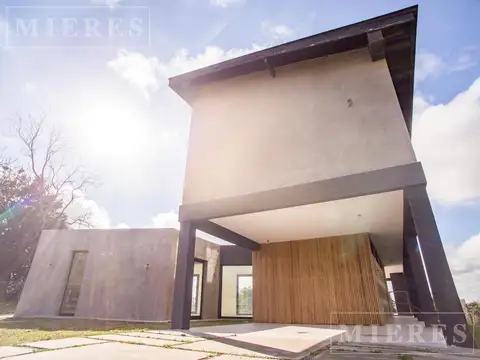 Casa en venta en alquiler anual en Area 2 Barrio San Matías, Escobar