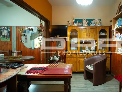 Casa De 2 Ambientes Con Patio Y Terraza - Rodó 5300