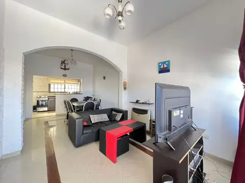 Casa 5 ambientes con 3 baños