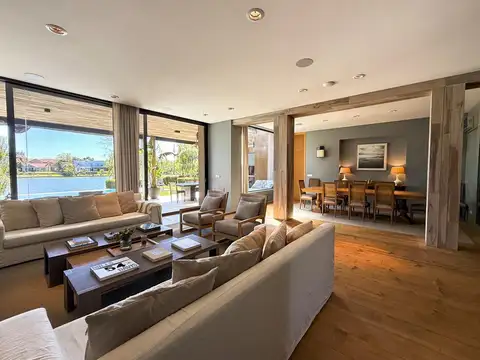 Casa en Venta al Oeste