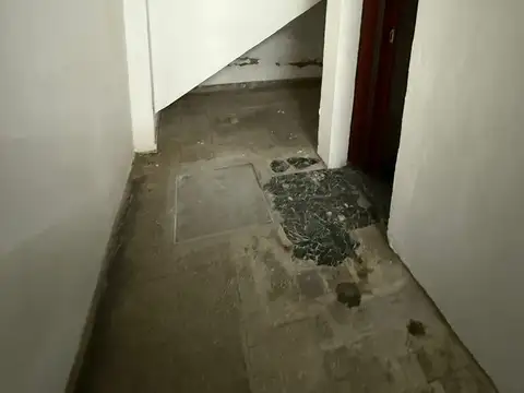 LOCAL EN ESQUINA DE 90 M2.