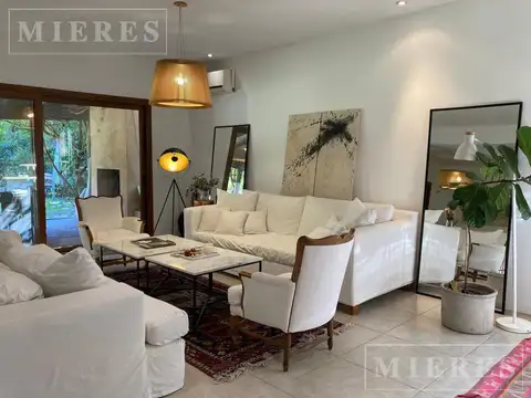 Casa en Alquiler Temporal con 2 cocheras