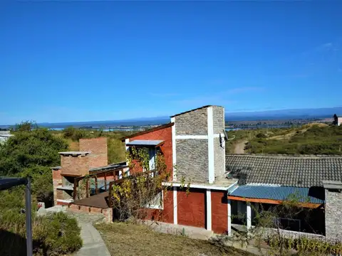 Casa en Venta con 3 cocheras