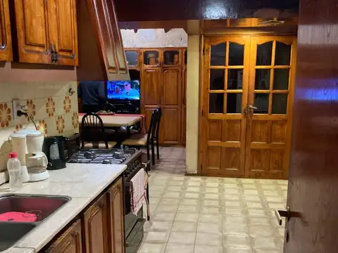 Casa 5 ambientes con 3 baños