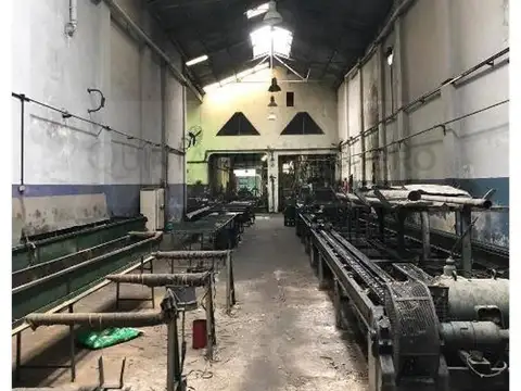 Venta de depósito de 1022 M2 en Distrito Tecnológico