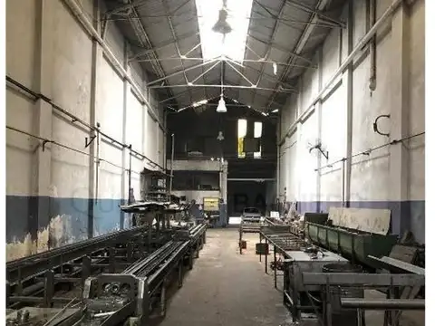 Venta de depósito de 1022 M2 en Distrito Tecnológico