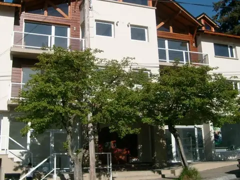 Hermoso Monoambiente amoblado en excelente ubicación, vista al Lago y cochera