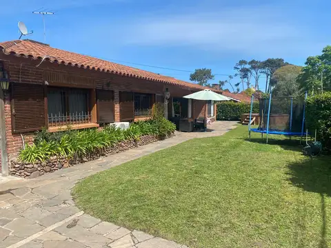 Casa en venta 1620 m2 terreno, doble padrón, San Rafael.