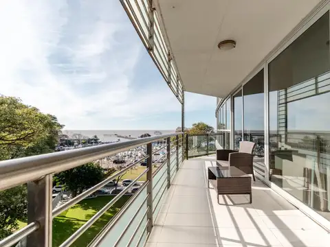 Excelente departamento de 5 ambientes en alquiler con vista al Puerto de Olivos.