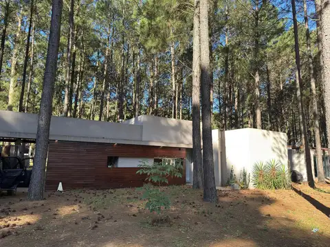 Casa de 3 dormitorios en La Aldea Club de Campo.