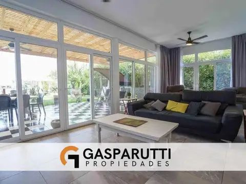 Casa en Venta con 6 cocheras