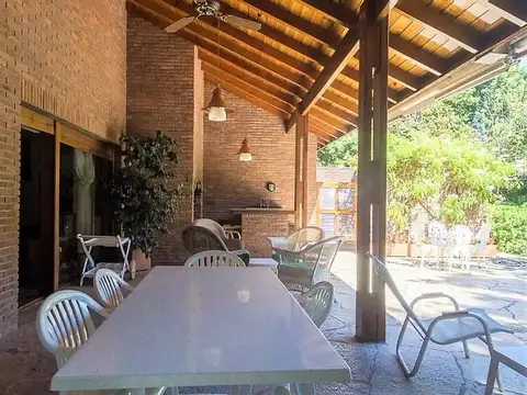 Casa 7 ambientes con 3 baños