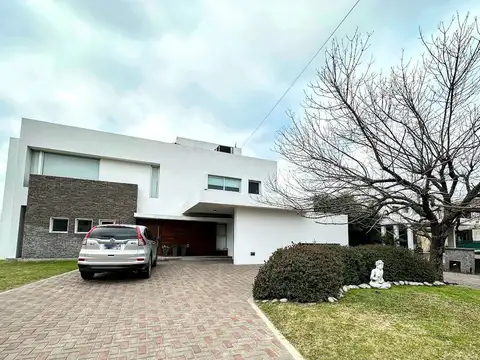 Country Club El Venado I. Sargento Cabral 4600