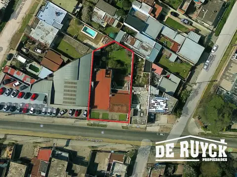 Galpón + local sobre 2 lotes + vivienda