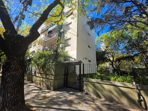 Departamento 4 ambientes al frente cocina comedor y balcon