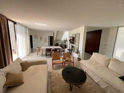 Casa en Venta en Las Golondrinas, USD 470.000