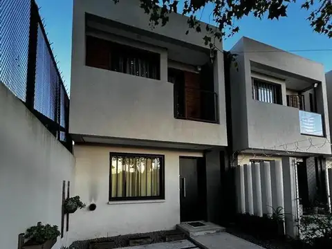 Depto Tipo Casa en Venta en Berazategui, USD 79.000