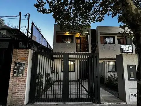 Depto Tipo Casa en Venta de 3 ambientes