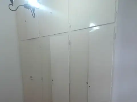 Venezuela 400, Piso 1