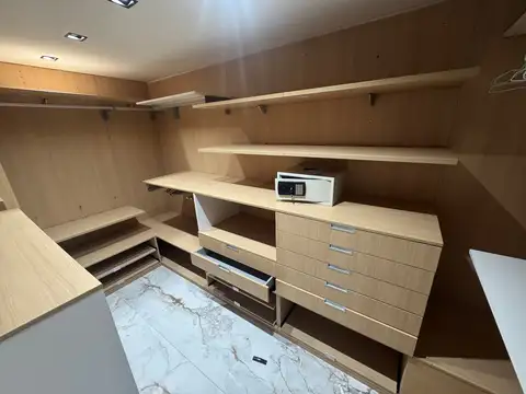 Departamento en Alquiler de 5 ambientes