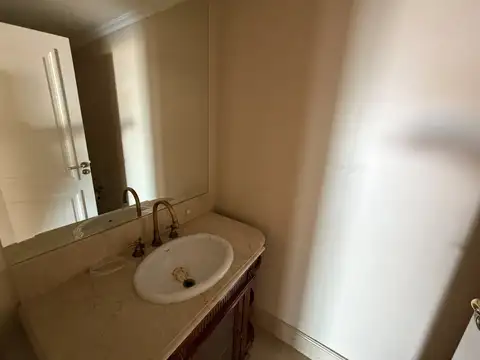Departamento en Alquiler de 4 dormitorios