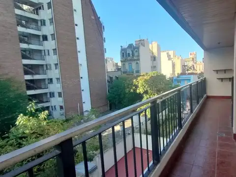 Departamento Monoambiente con balcon corrido