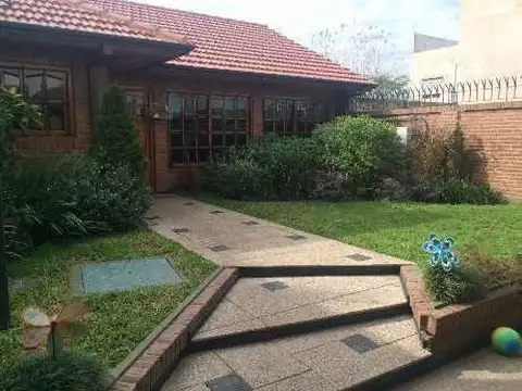 Casa  en Venta ubicado en Quilmes Oeste, Quilmes, G.B.A. Zona Sur - SVN0488_LP584276_1