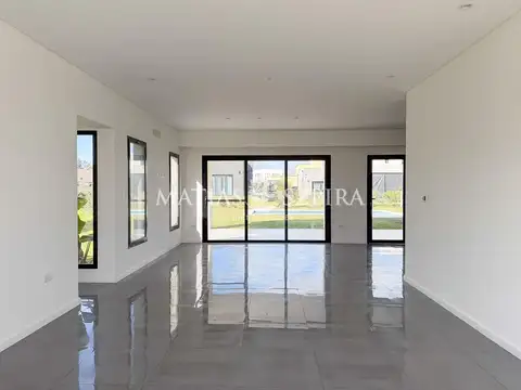Casa en Venta en Moreno, USD 375.000