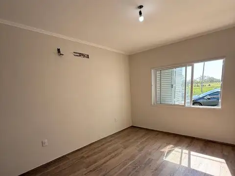 VENTA CASA A ESTRENAR - Barrio Oeste, Esperanza.-