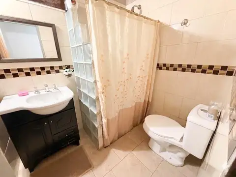 Casa en Venta con 4 cocheras