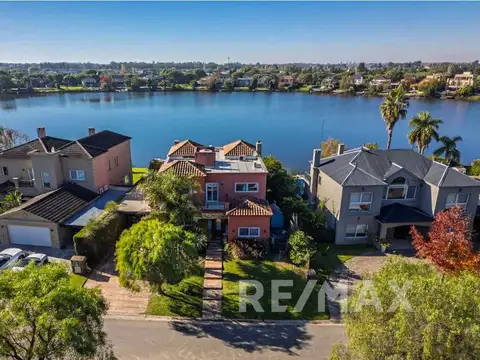 Venta Casa San isidro Labrador a la laguna amarra