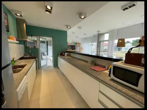 Casa en 1 Planta, luminiosa, funcional, Pileta, Riego Excelente Valor RETASADO  Costa Esmeralda