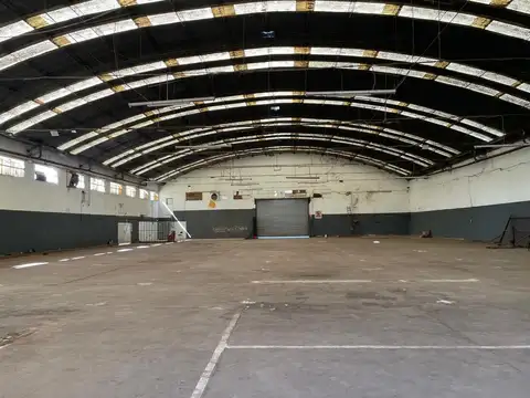 Depósito zona oeste 1500 m2 playa de maniobras