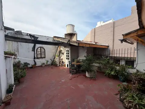 VENTA PH CHACARITA 5 AMBIENTES A REFACCIONAR