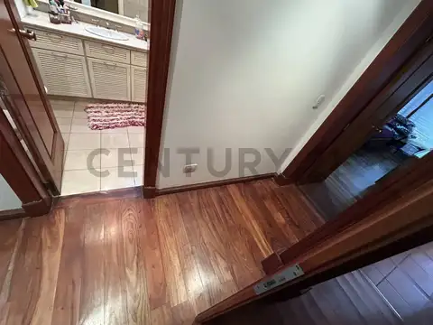 Casa en Venta con 4 cocheras