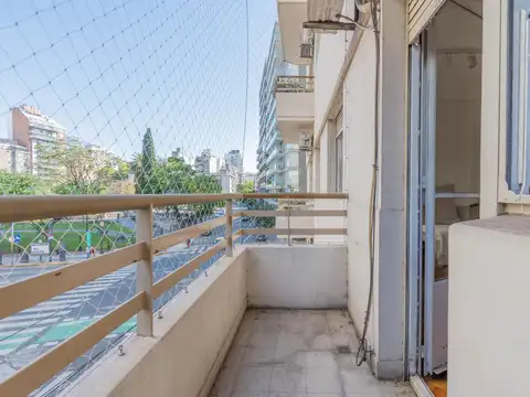 Luminoso 3 ambientes reciclado impecable! Zona estrategica!