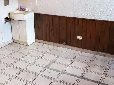 Depto Tipo Casa en Venta en Banfield, USD 60.000