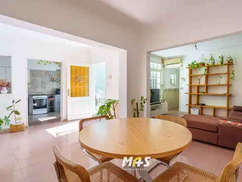 Casa en Alquiler con 1 cochera