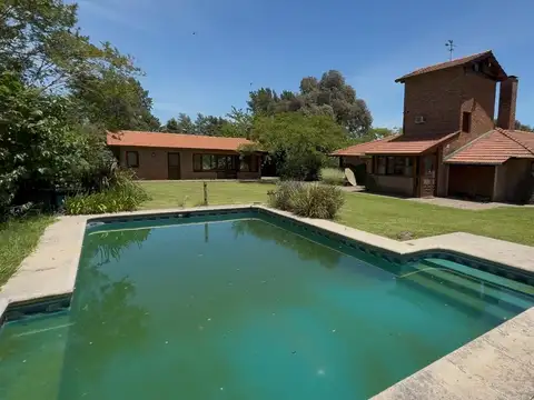 Casa 5 ambientes con 4 baños