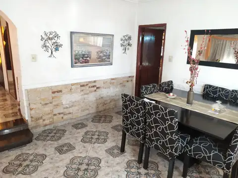 Casa en Venta con 4 cocheras