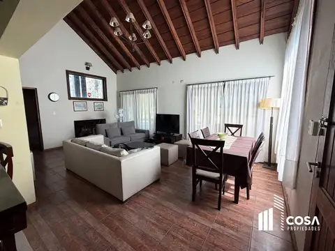 Casa 3 ambientes con 2 baños