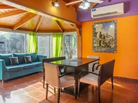 Casa 5 ambientes con 3 baños