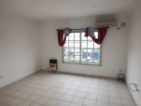 Avenida Hipolito Yrigoyen 1200