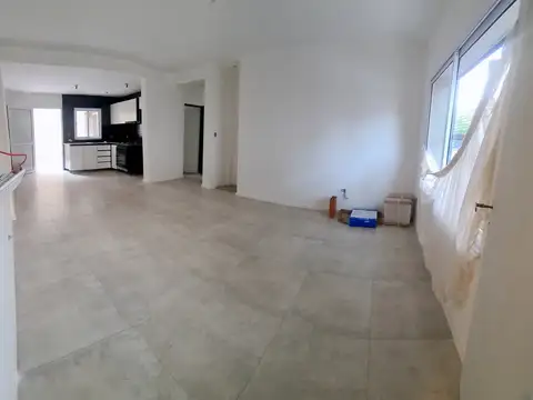 Depto Tipo Casa en Venta en Monte Castro, USD 180.000