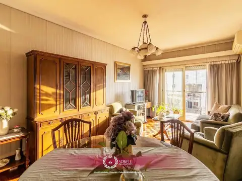 Venta departamento semipiso de categoría 4 ambientes 83M² balcón contrafrente en San Juan y Boedo