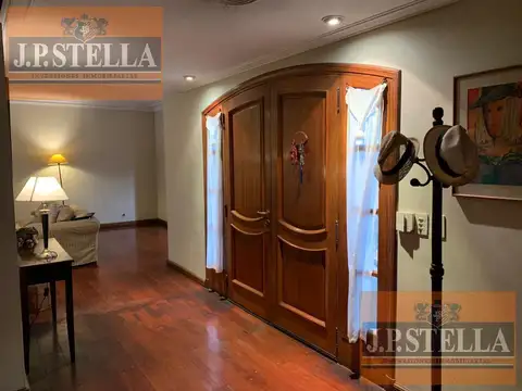 Casa 7 ambientes con 6 baños