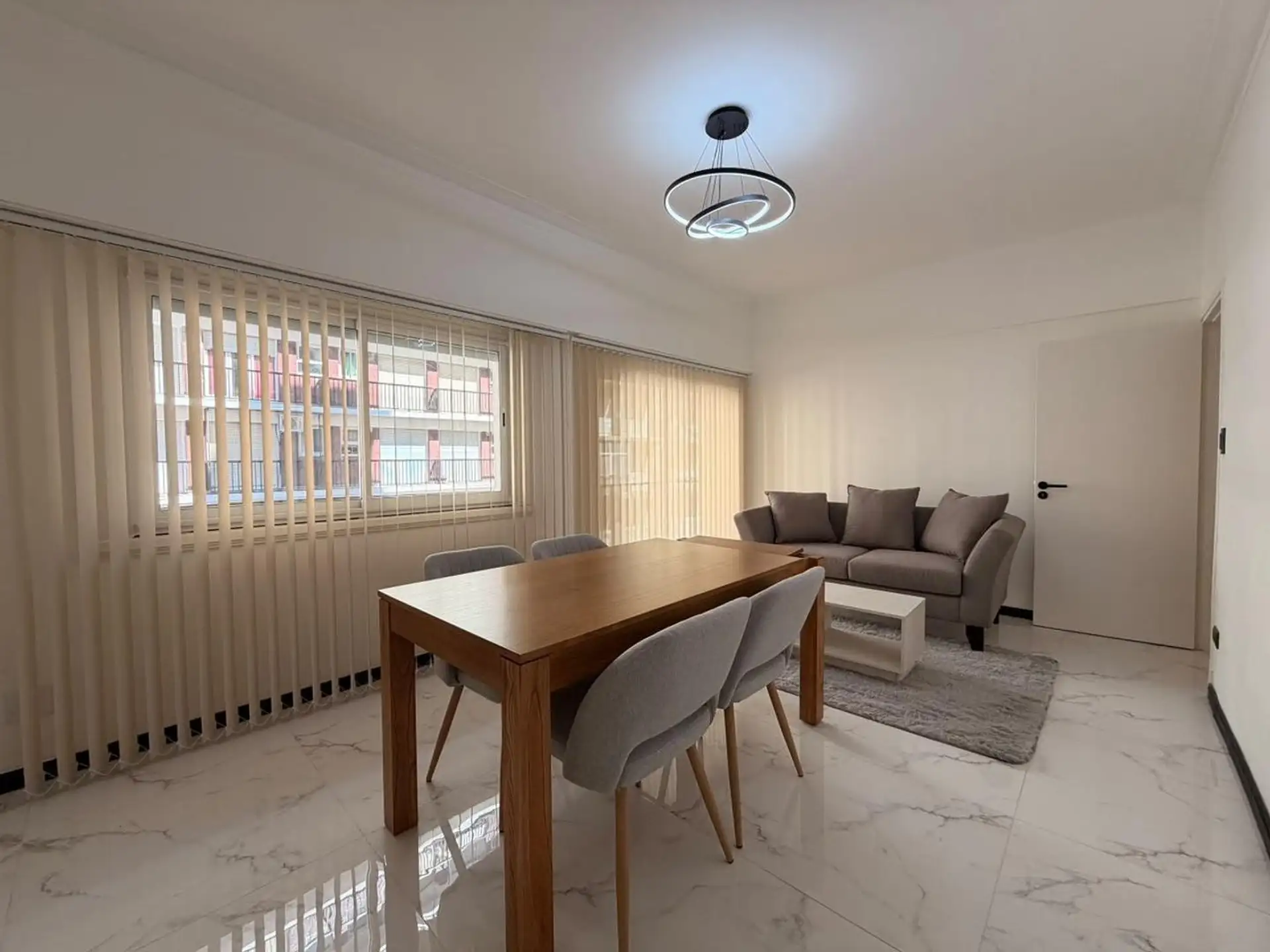 Venta Depto de 3 ambientes reciclado, al Frente con Balcon